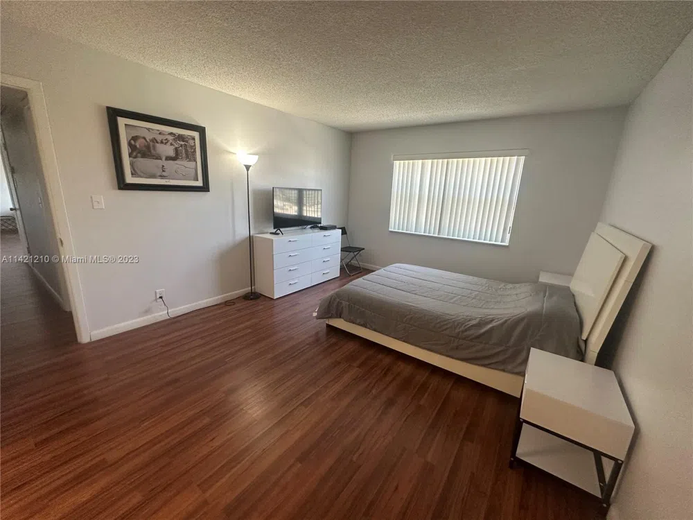 401 Golden Isles Dr #603 Hallandale Beach, FL 33009
