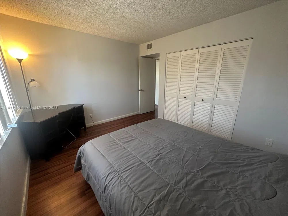 401 Golden Isles Dr #603 Hallandale Beach, FL 33009