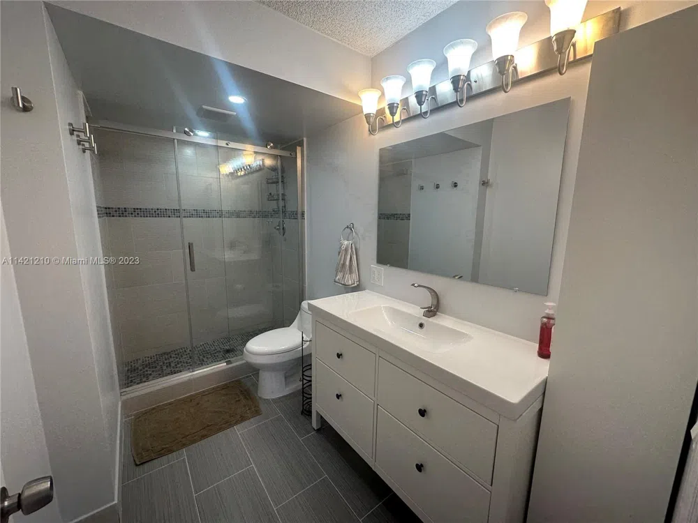 401 Golden Isles Dr #603 Hallandale Beach, FL 33009