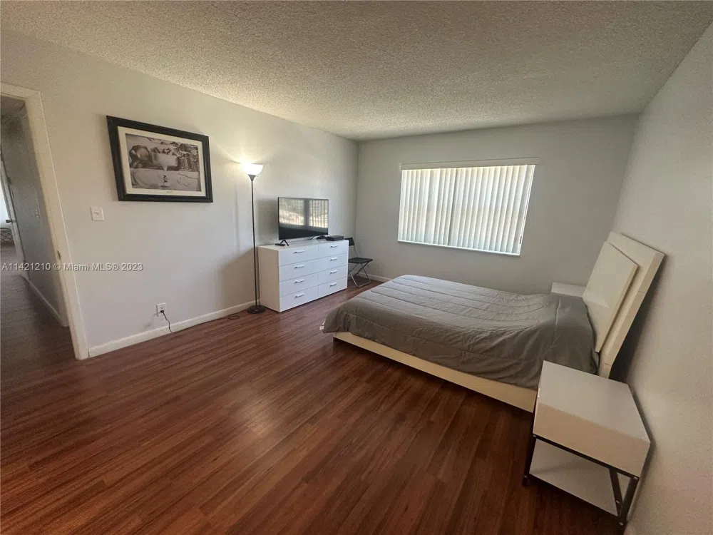 401 Golden Isles Dr #603 Hallandale Beach, FL 33009