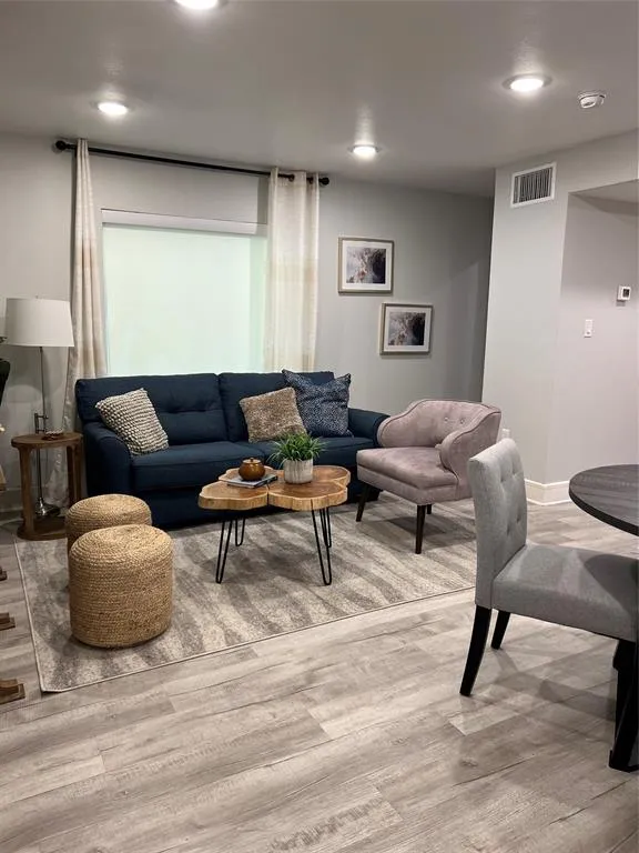 1415 Bennett Avenue #201 Dallas, TX 75206