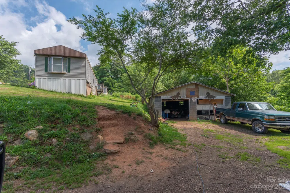 492, 518 and 524 Scruggs Circle Canton, NC 28716