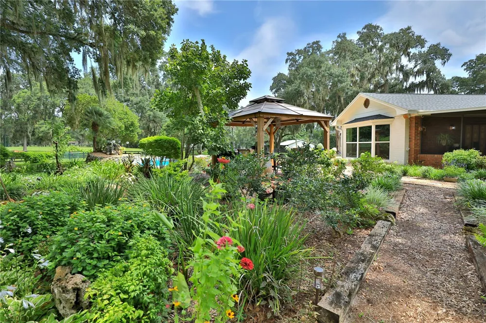 13450 NW GAINESVILLE ROAD Reddick, FL 32686