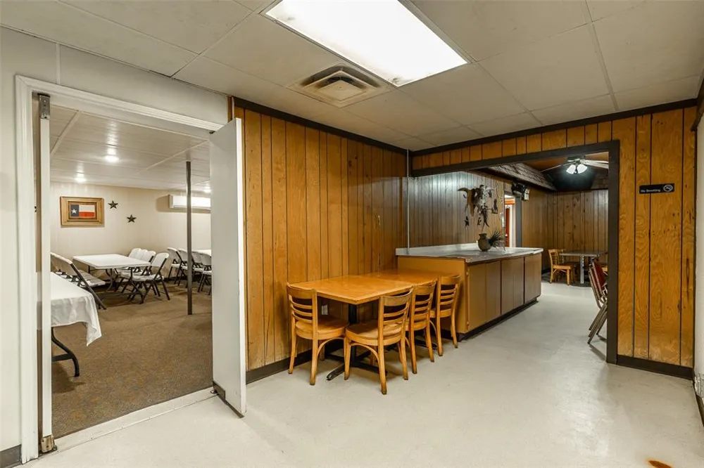 212 S Hickory Street Abbott, TX 76621