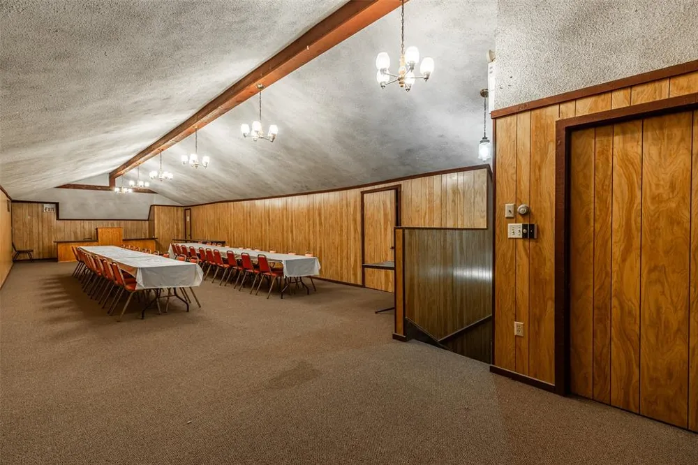212 S Hickory Street Abbott, TX 76621