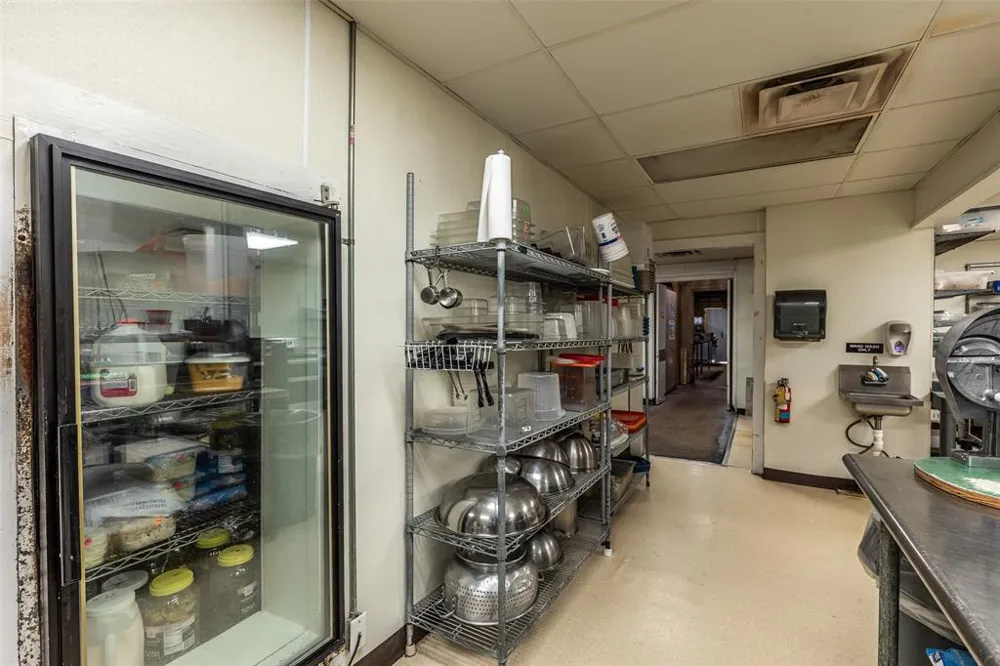 212 S Hickory Street Abbott, TX 76621