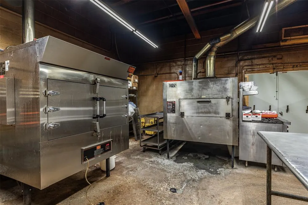 212 S Hickory Street Abbott, TX 76621