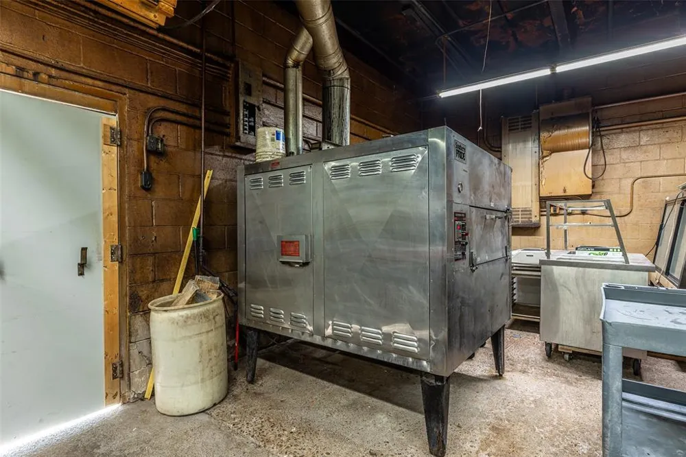 212 S Hickory Street Abbott, TX 76621