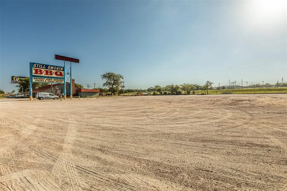 212 S Hickory Street Abbott, TX 76621