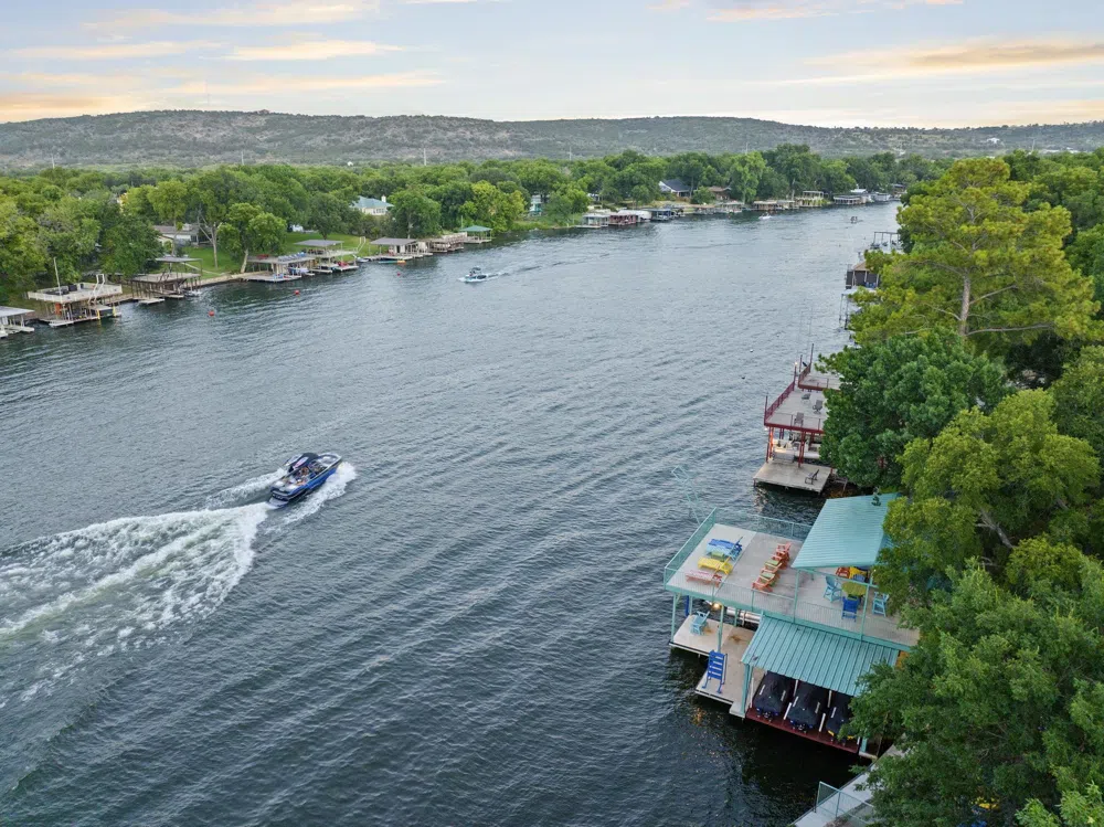 2740 WILLIAMS LAKESHORE