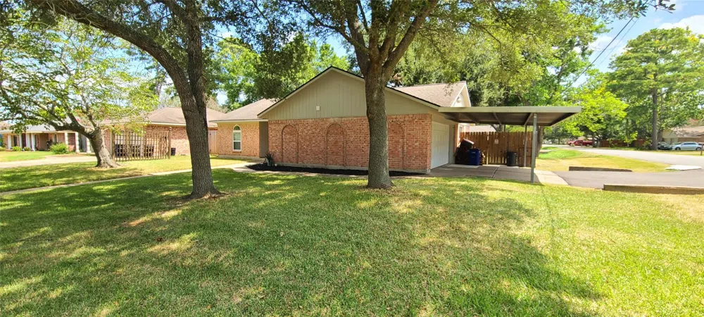 302 Tiegs Street League City, TX 77573