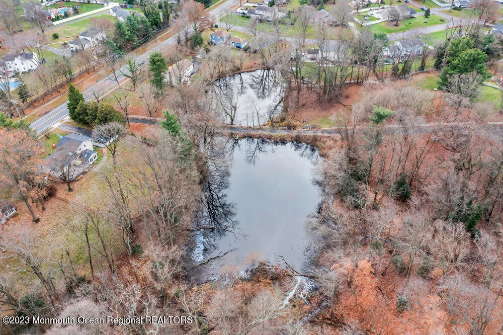 911 Middletown Lincroft Road Middletown, NJ 07748
