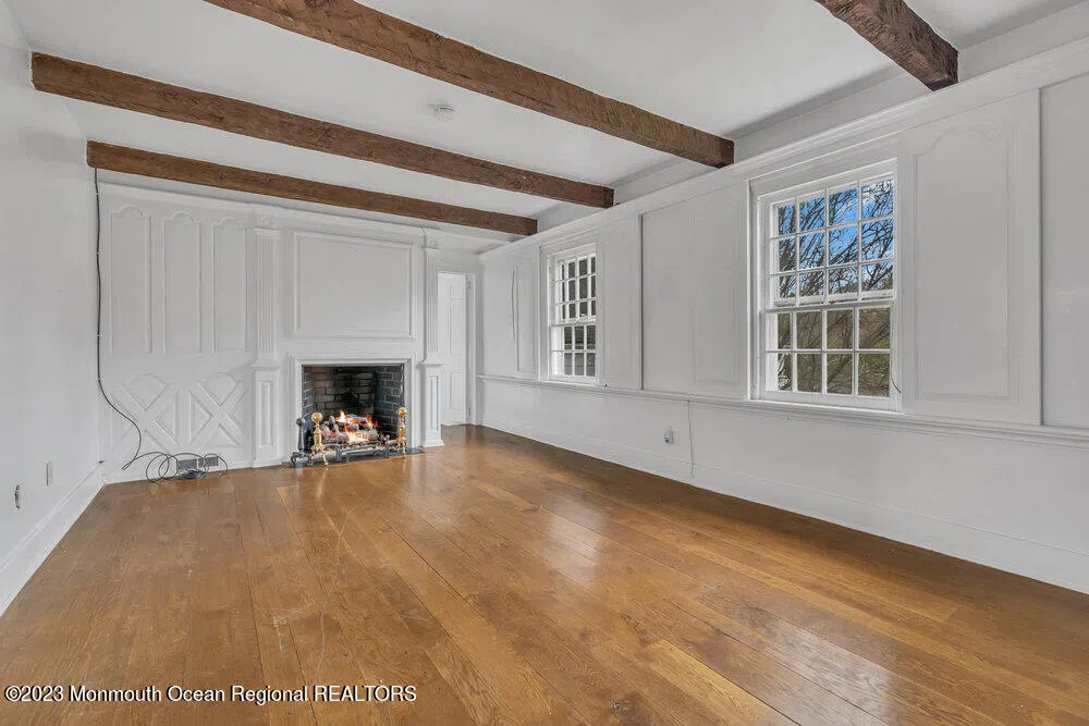 911 Middletown Lincroft Road Middletown, NJ 07748