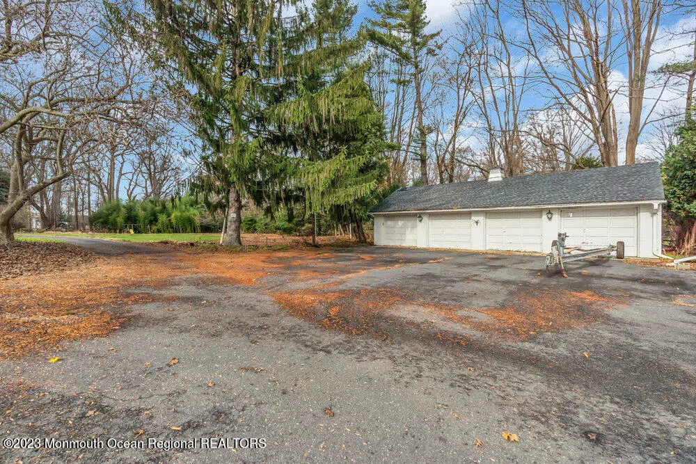 911 Middletown Lincroft Road Middletown, NJ 07748