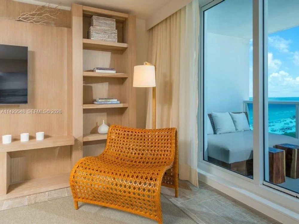 102 24th St #1006 Miami Beach, FL 33139