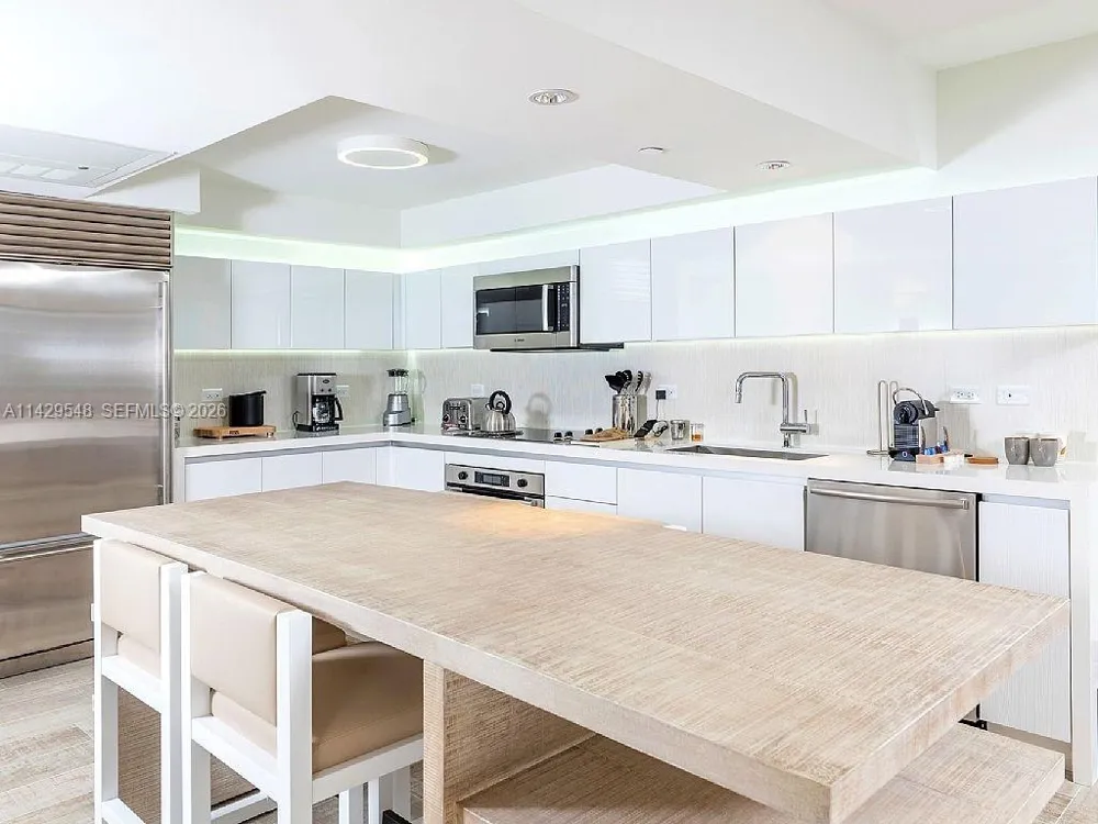 102 24th St #1006 Miami Beach, FL 33139