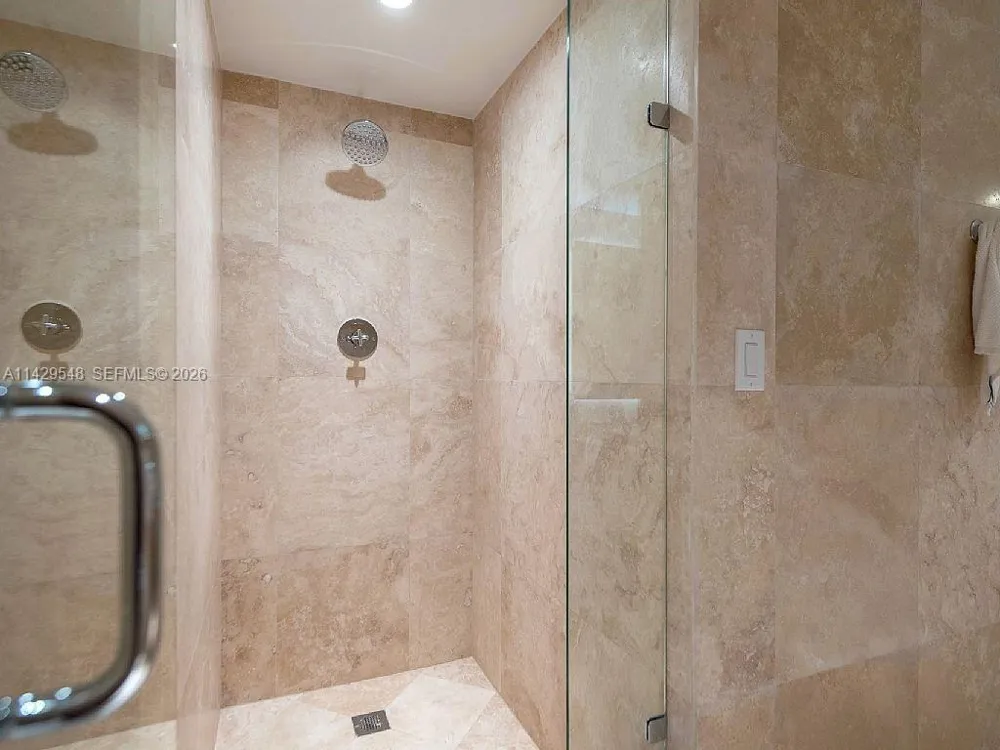 102 24th St #1006 Miami Beach, FL 33139