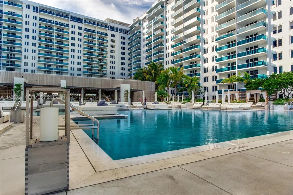 102 24th St #1108 Miami Beach, FL 33139