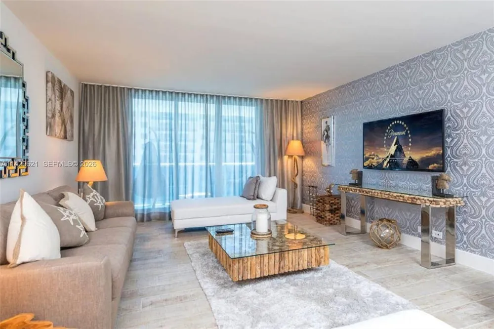 102 24th St #1108 Miami Beach, FL 33139
