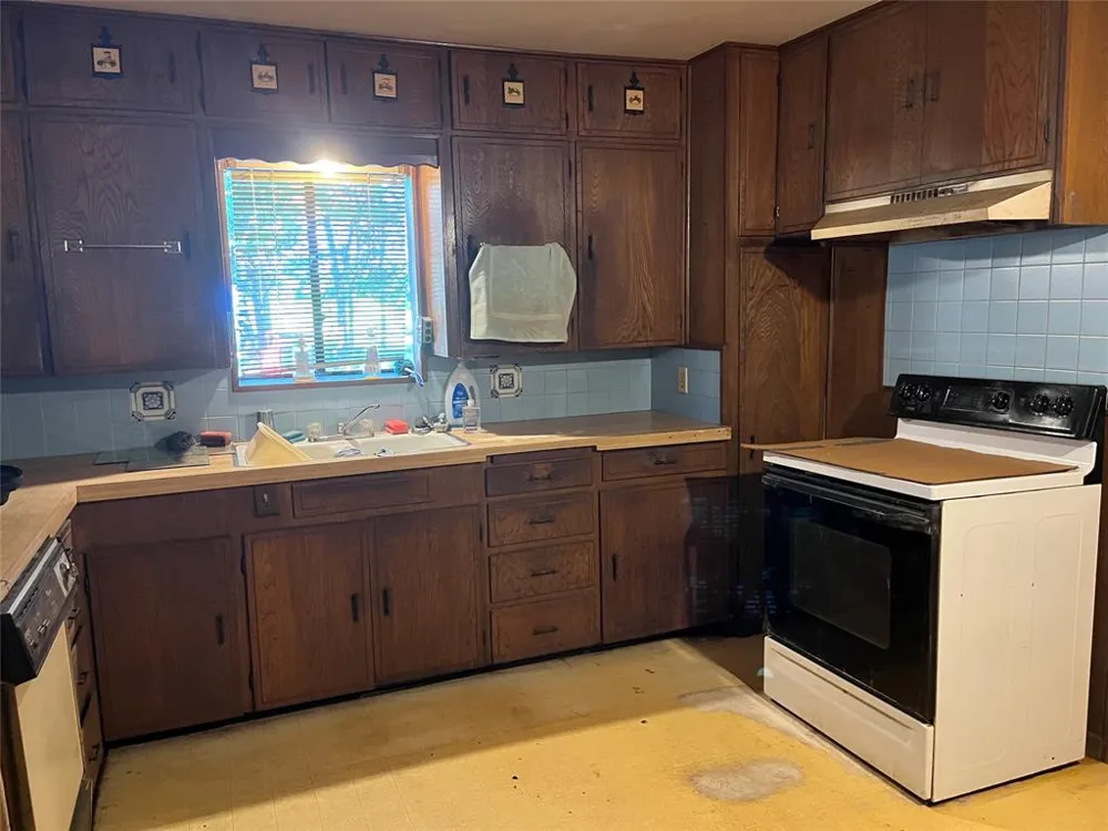 7687 Fm 17 Grand Saline, TX 75140