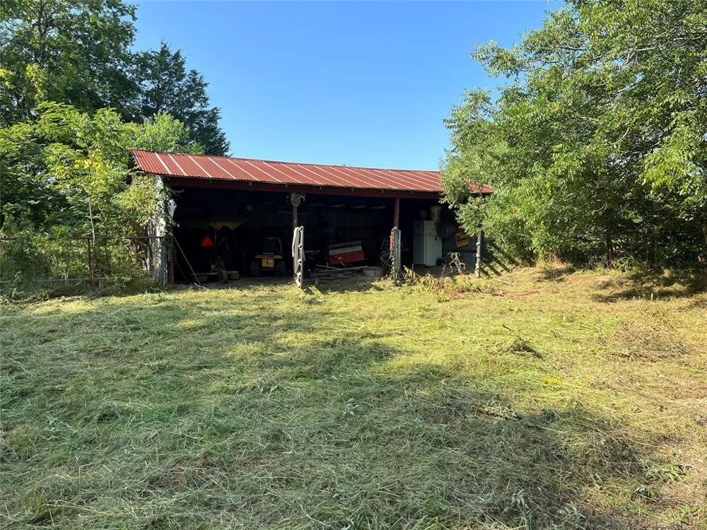 7687 Fm 17 Grand Saline, TX 75140