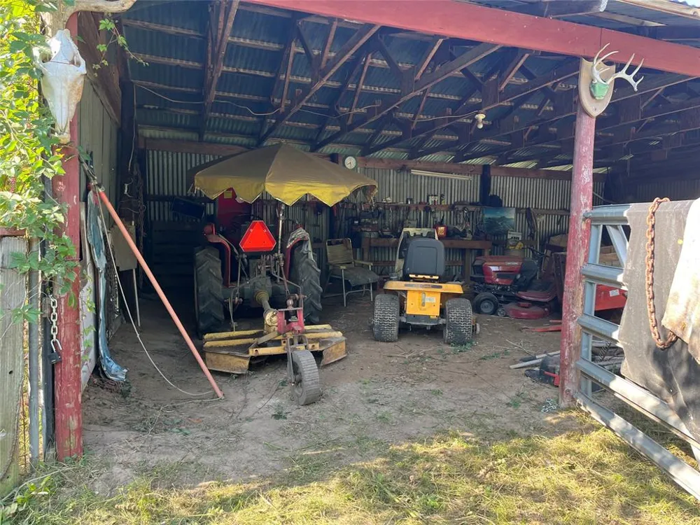 7687 Fm 17 Grand Saline, TX 75140