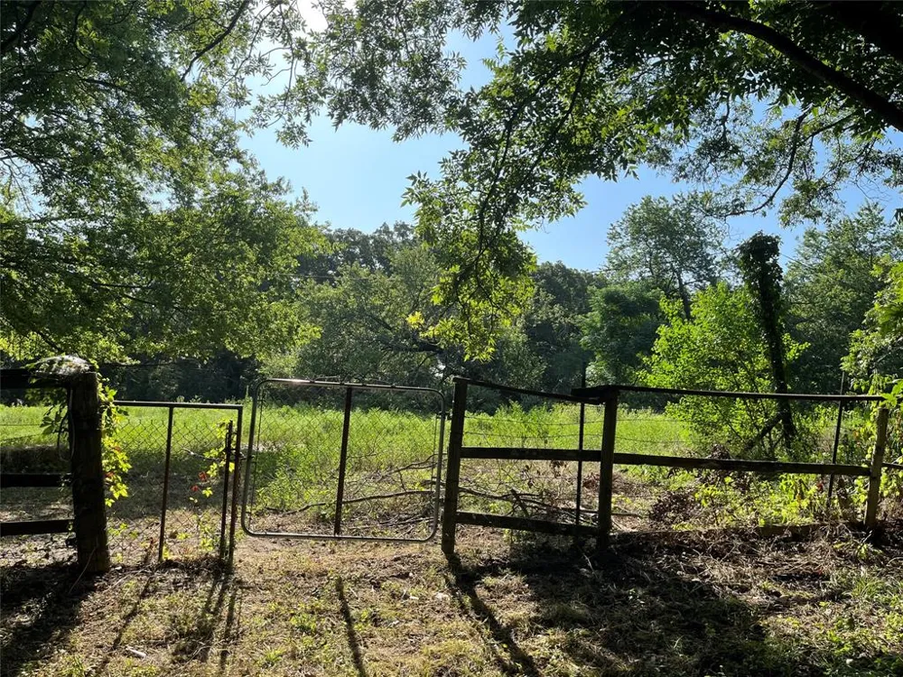 7687 Fm 17 Grand Saline, TX 75140