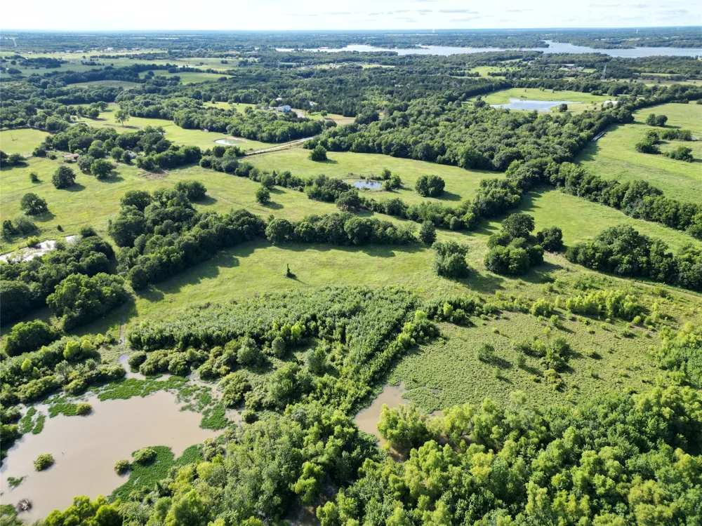 2102 County Road 2610 Bonham, TX 75418