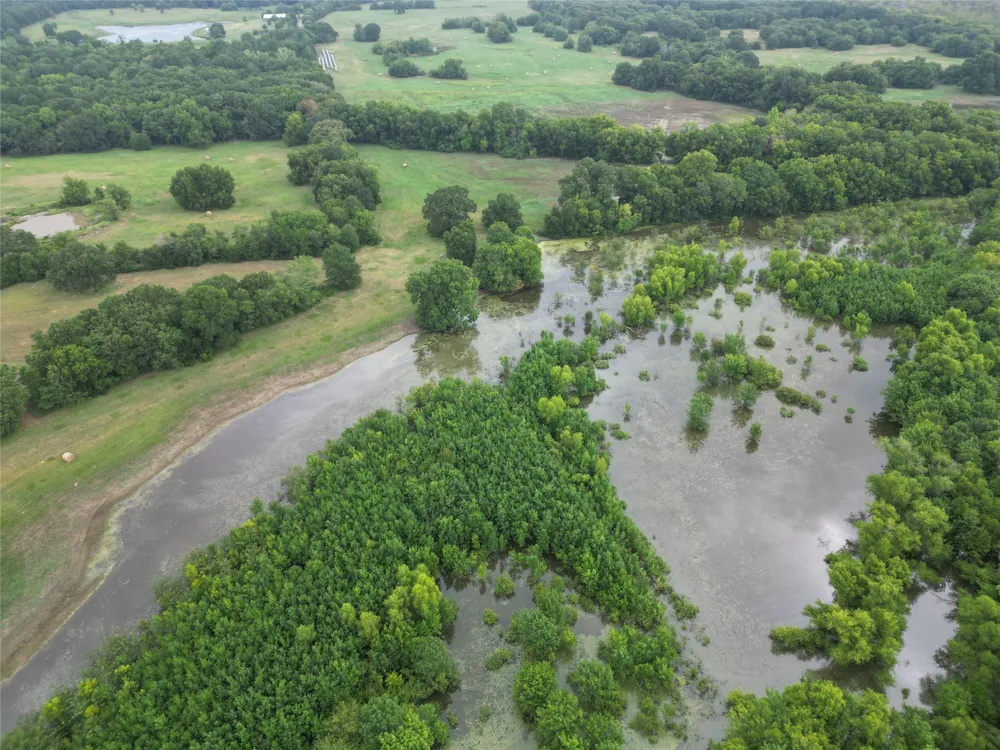 2102 County Road 2610 Bonham, TX 75418