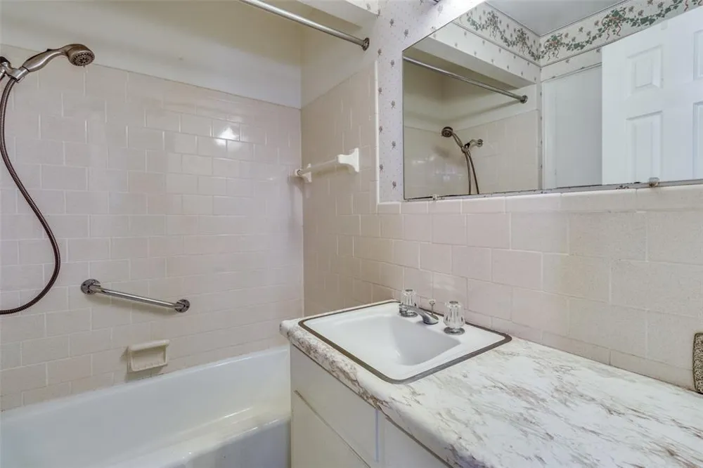 2102 County Road 2610 Bonham, TX 75418