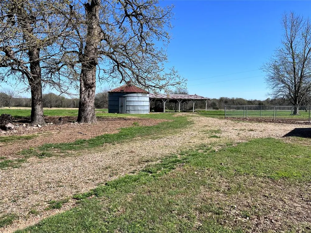2102 County Road 2610 Bonham, TX 75418
