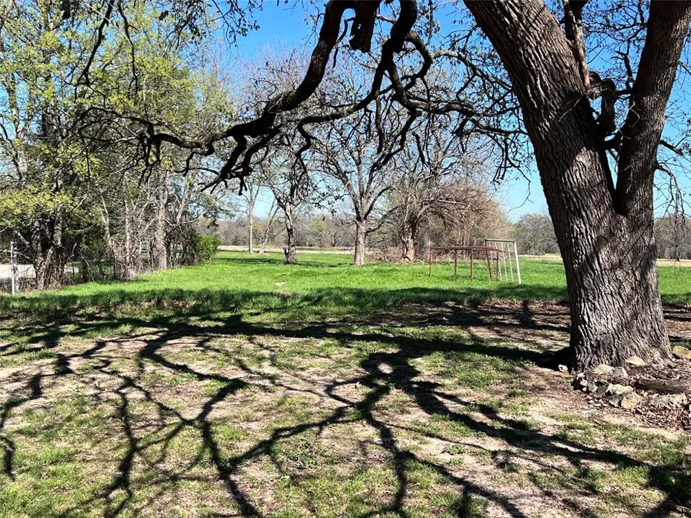2102 County Road 2610 Bonham, TX 75418