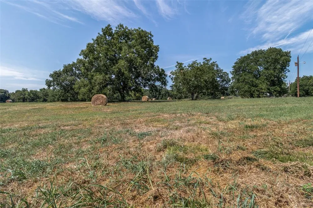 2102 County Road 2610 Bonham, TX 75418