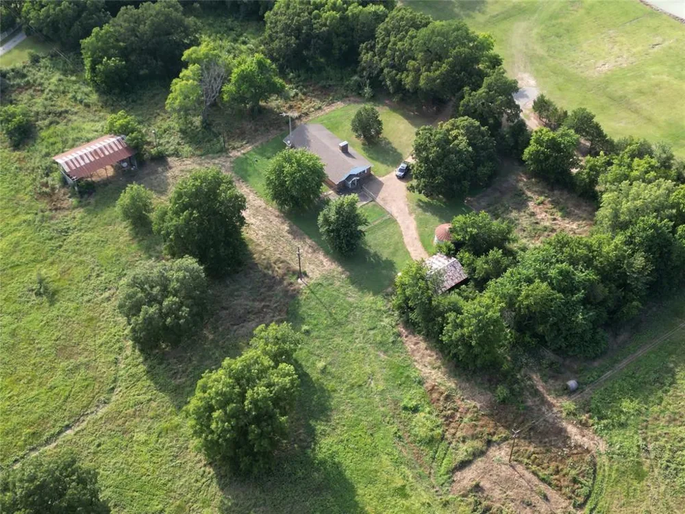 2102 County Road 2610 Bonham, TX 75418