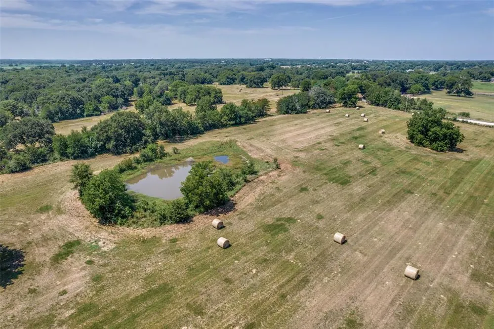 2102 County Road 2610 Bonham, TX 75418