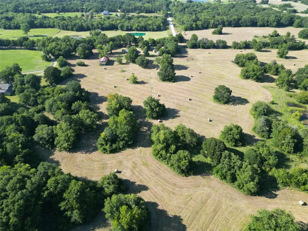 2102 County Road 2610 Bonham, TX 75418