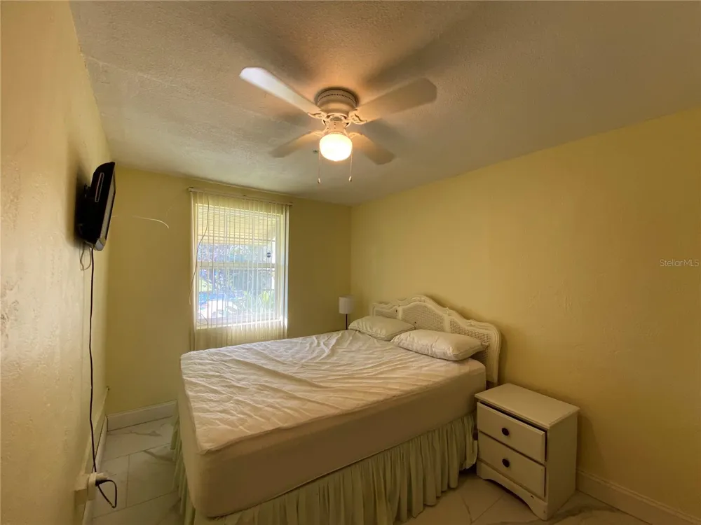 910 LAKE AVENUE Edgewater, FL 32132