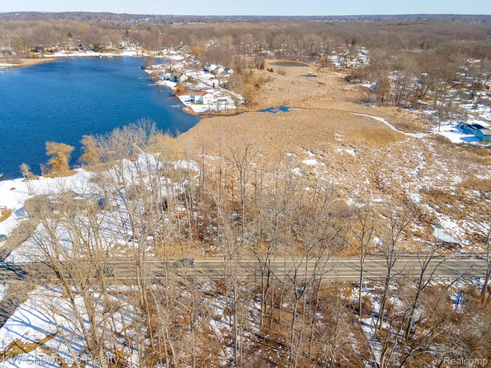 Carroll Lake Road Commerce Charter Township, MI 48390
