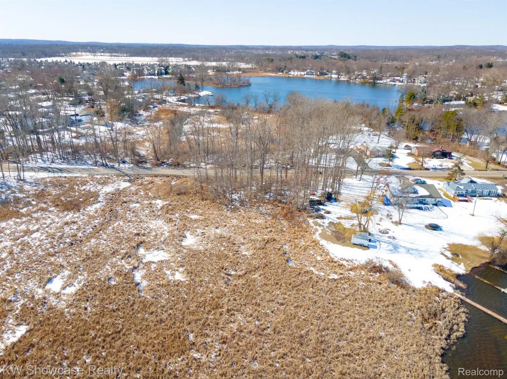 Carroll Lake Road Commerce Charter Township, MI 48390
