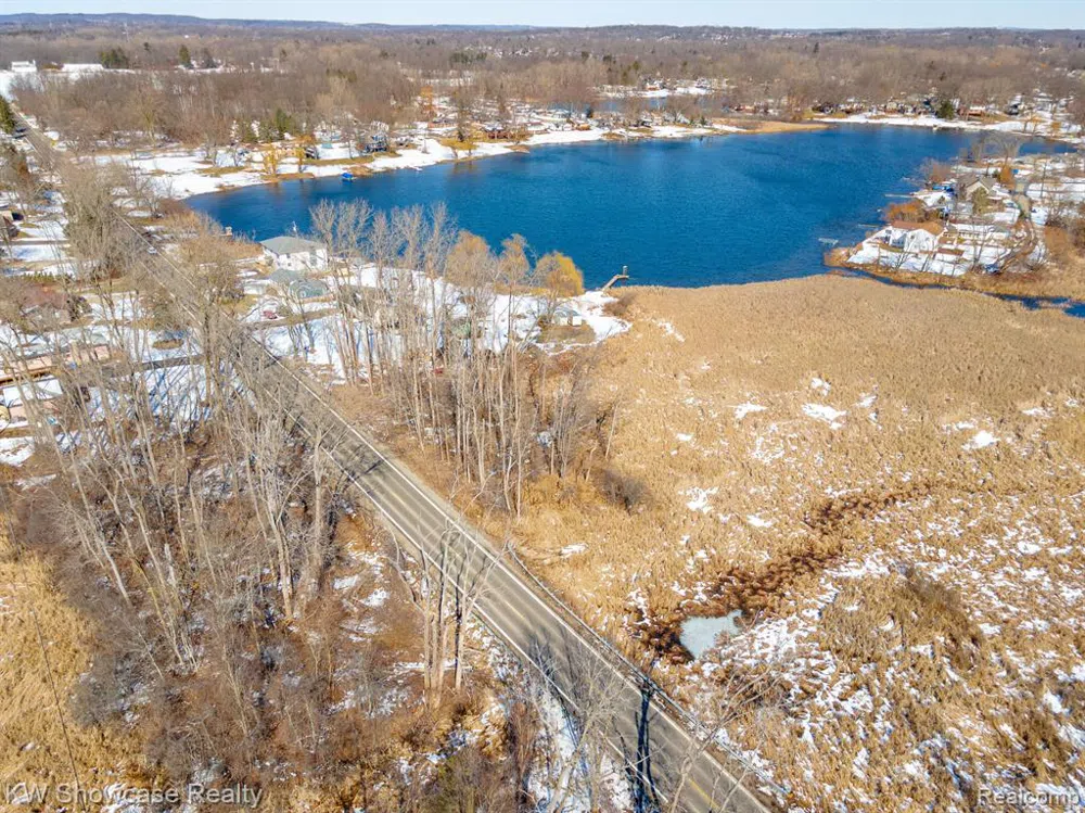 Carroll Lake Road Commerce Charter Township, MI 48390