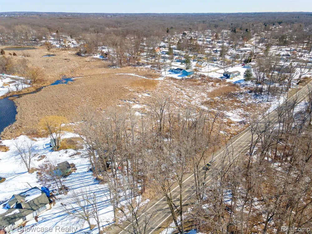 Carroll Lake Road Commerce Charter Township, MI 48390