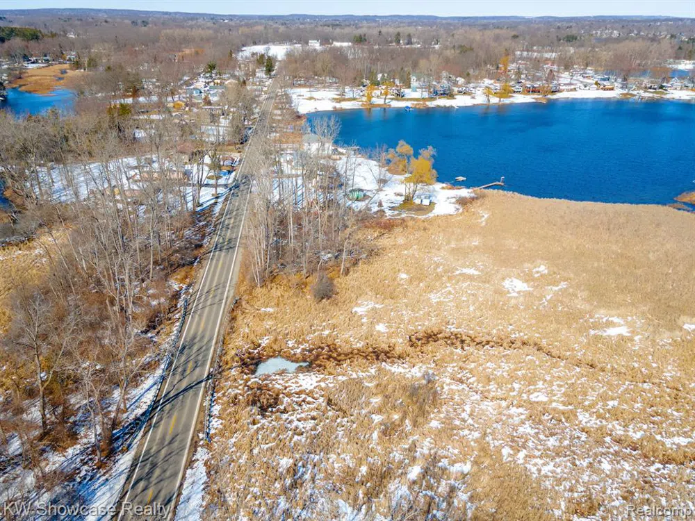 Carroll Lake Road Commerce Charter Township, MI 48390