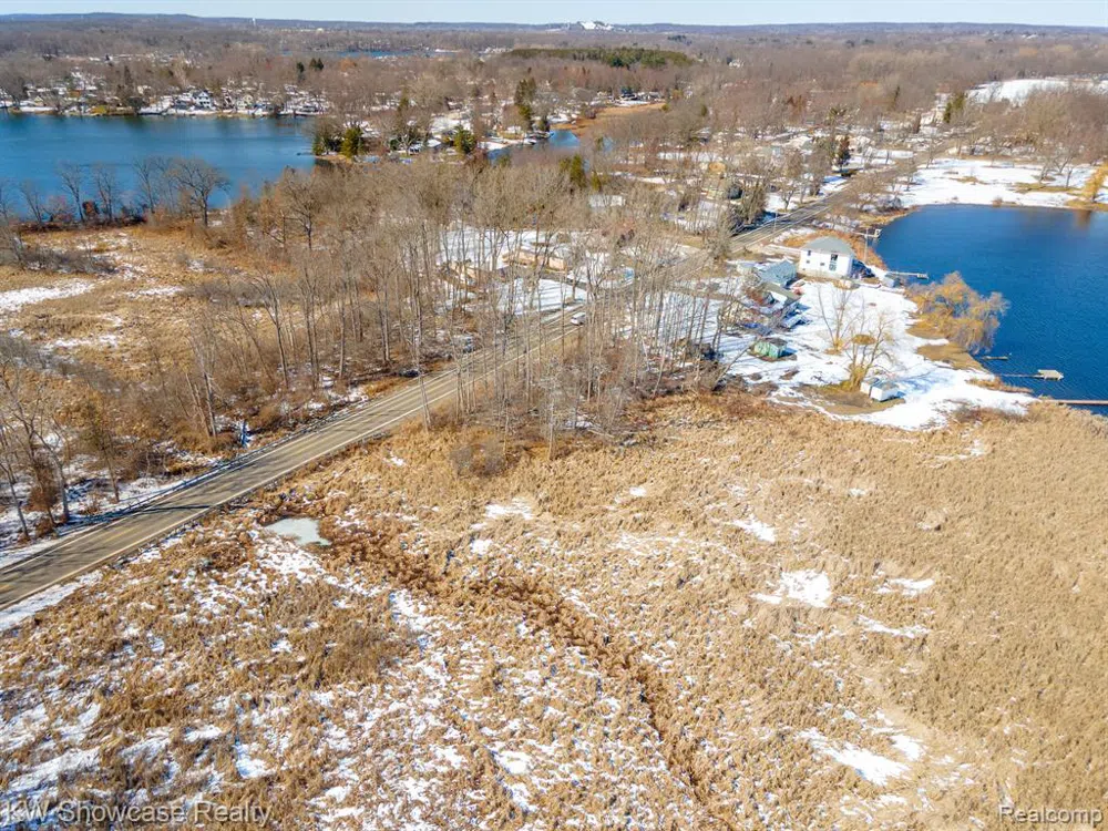 Carroll Lake Road Commerce Charter Township, MI 48390