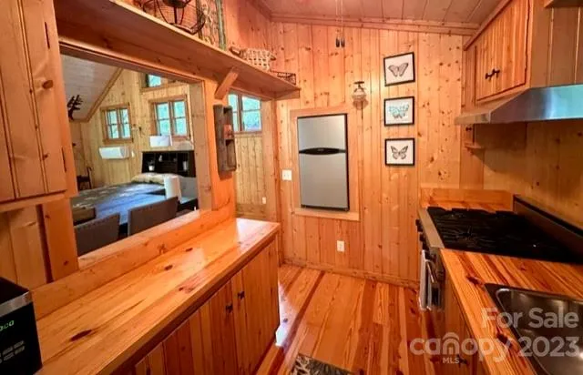 619 Speckled Feather Pass Sapphire, NC 28774
