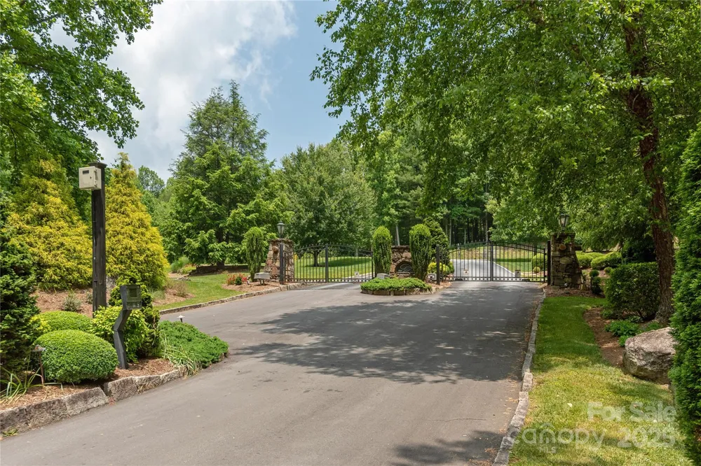 120 Ivywood Lane Laurel Park, NC 28739