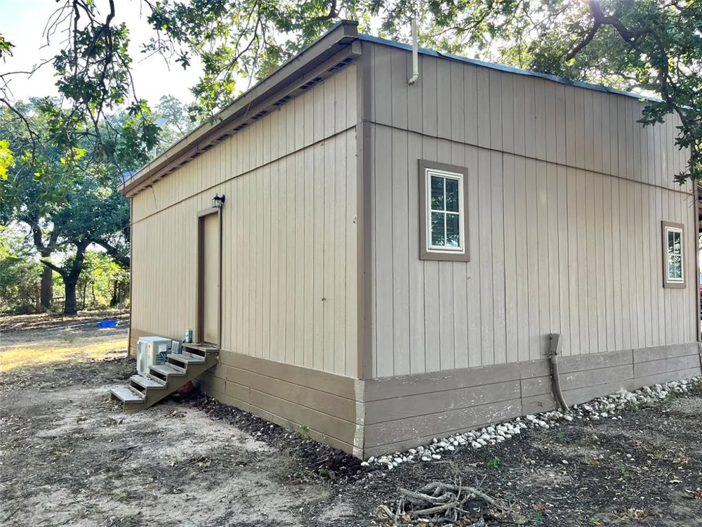 207 County Road 125 Comanche, TX 76442