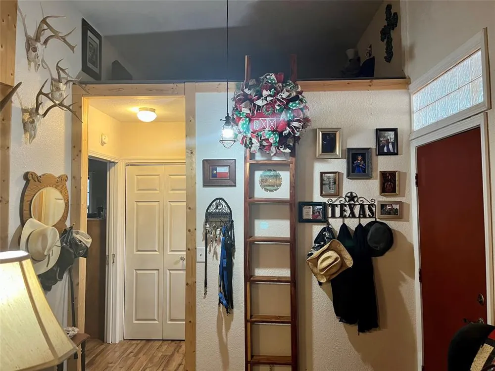 207 County Road 125 Comanche, TX 76442