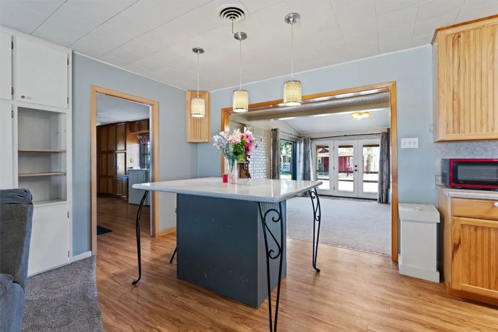 323 County Road 450 Thorndale, TX 76577