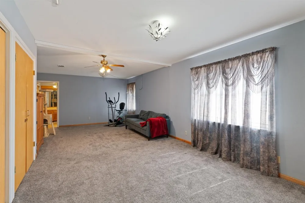 323 County Road 450 Thorndale, TX 76577