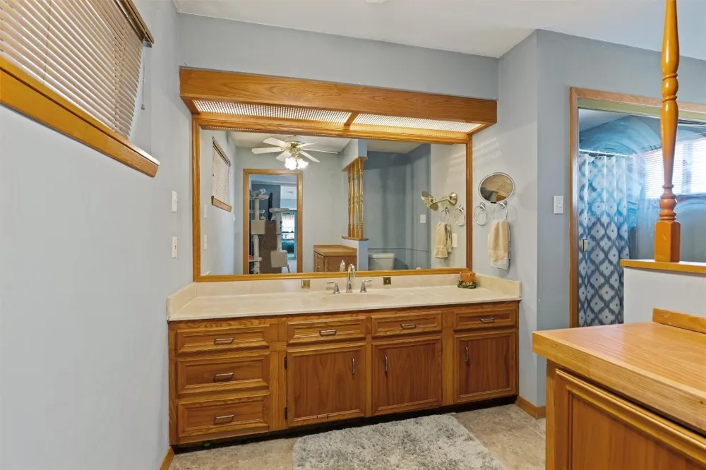 323 County Road 450 Thorndale, TX 76577